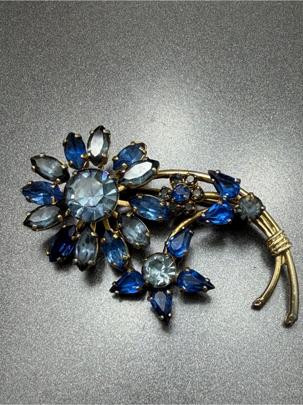 Vintage Blue Floral Brooch #cz568 - Picture 2 of 4